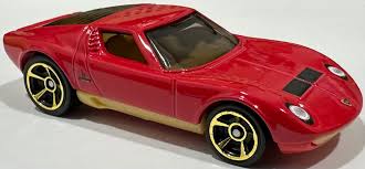 Hot Wheels '71 Lamborghini Miura SV Rojo | Short Card | Serie '70s Vs. '90s coleccionables Alonso