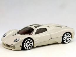 Hot Wheels Pagani Utopia Gris | HW Exotics 2024 - 1:64 Coleccionable coleccionables Alonso